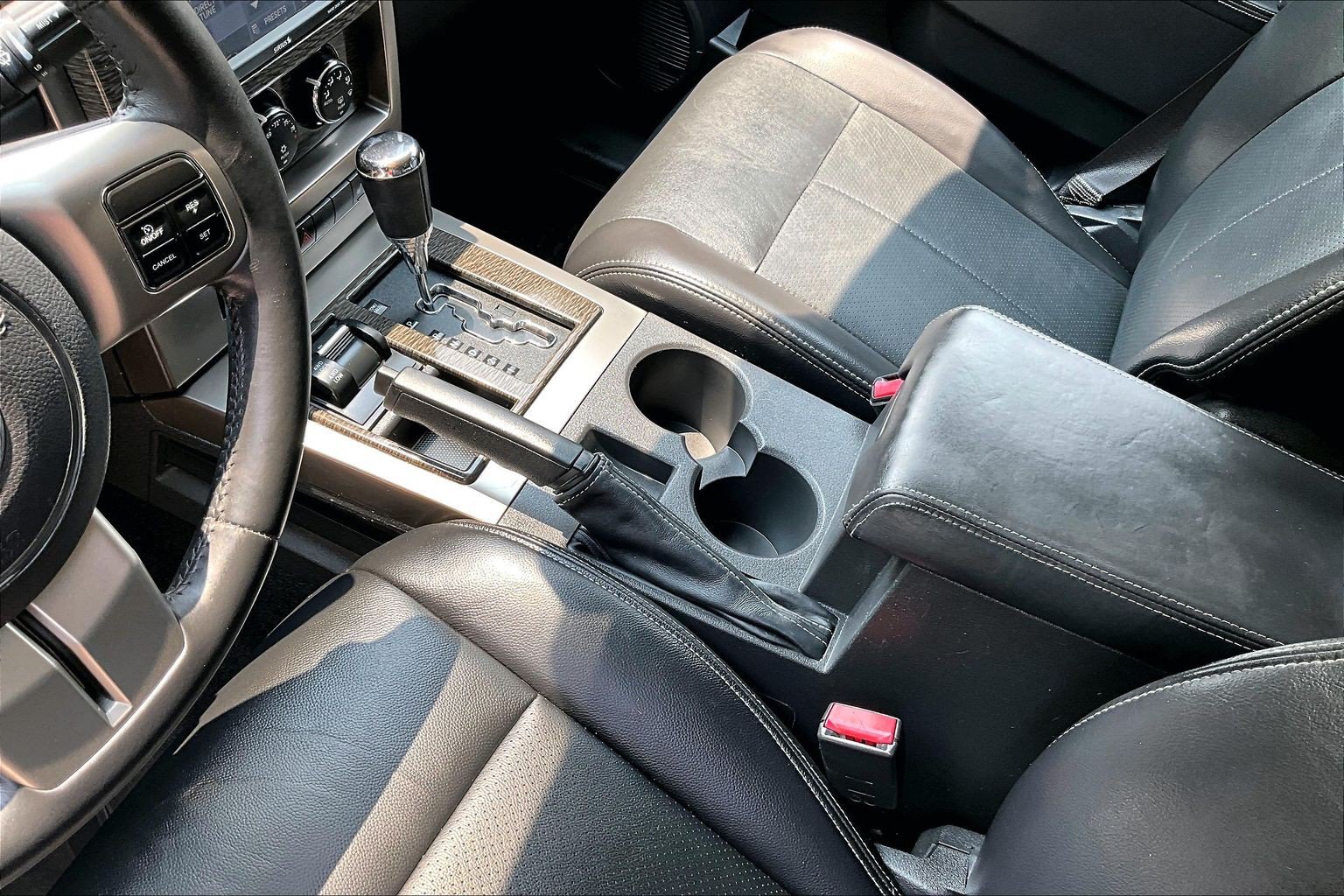 Used 2012 Jeep Liberty Limited Jet w/ Comfort/Convenience Group AWD/4WD image 14