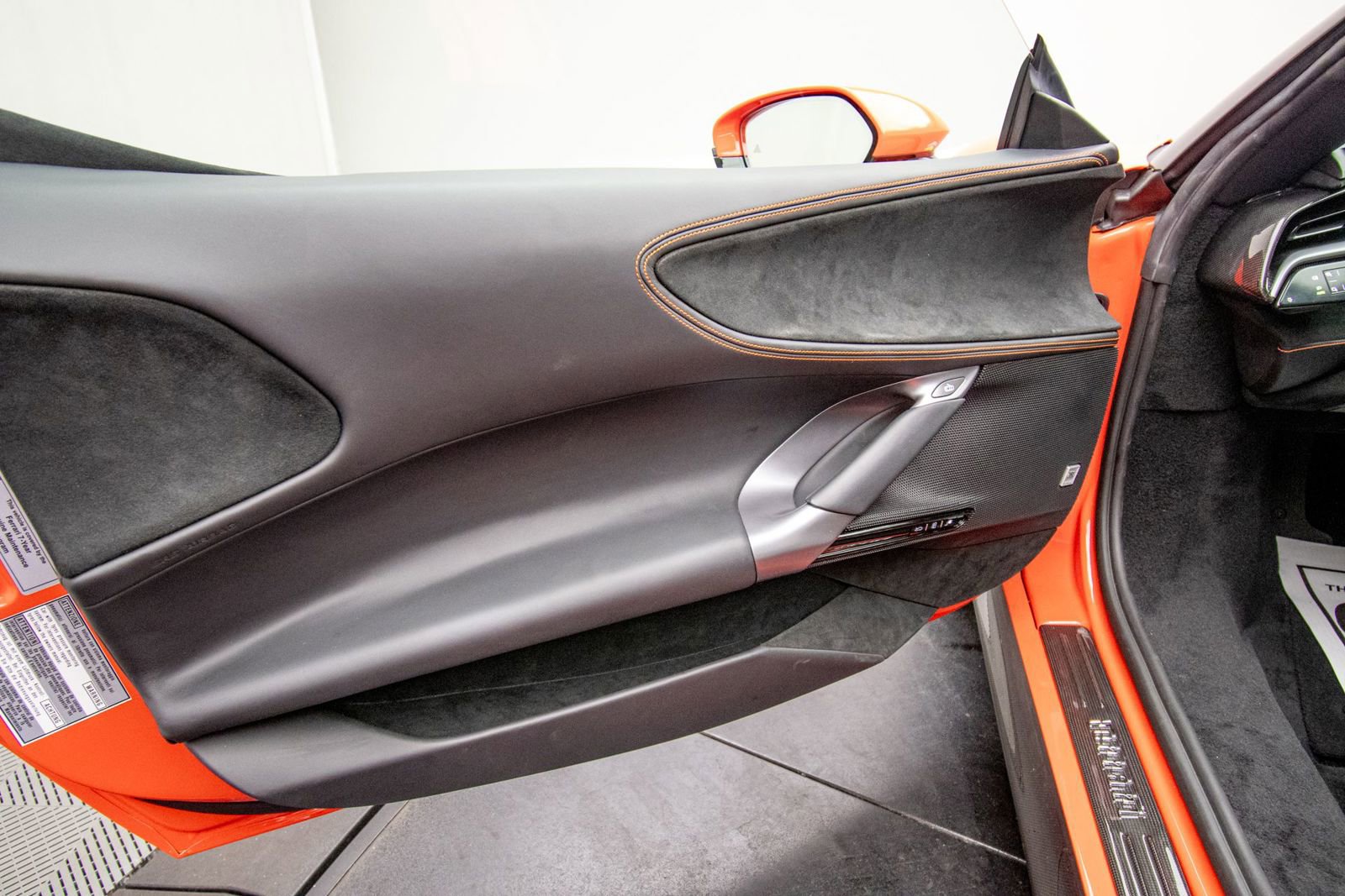 Used 2025 Ferrari SF90 Spider image 45