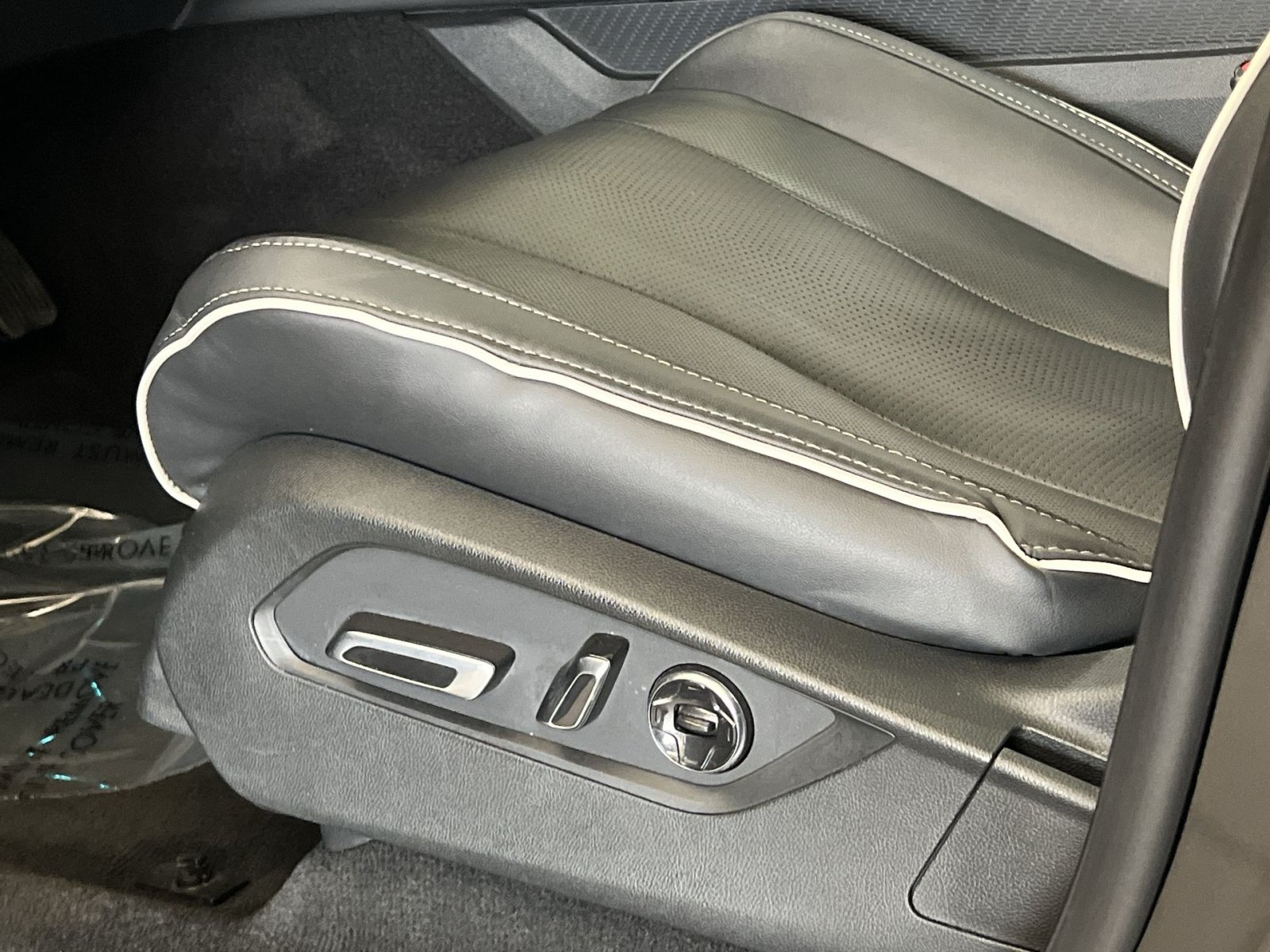Used 2023 Acura MDX SH-AWD w/ Advance Package image 13