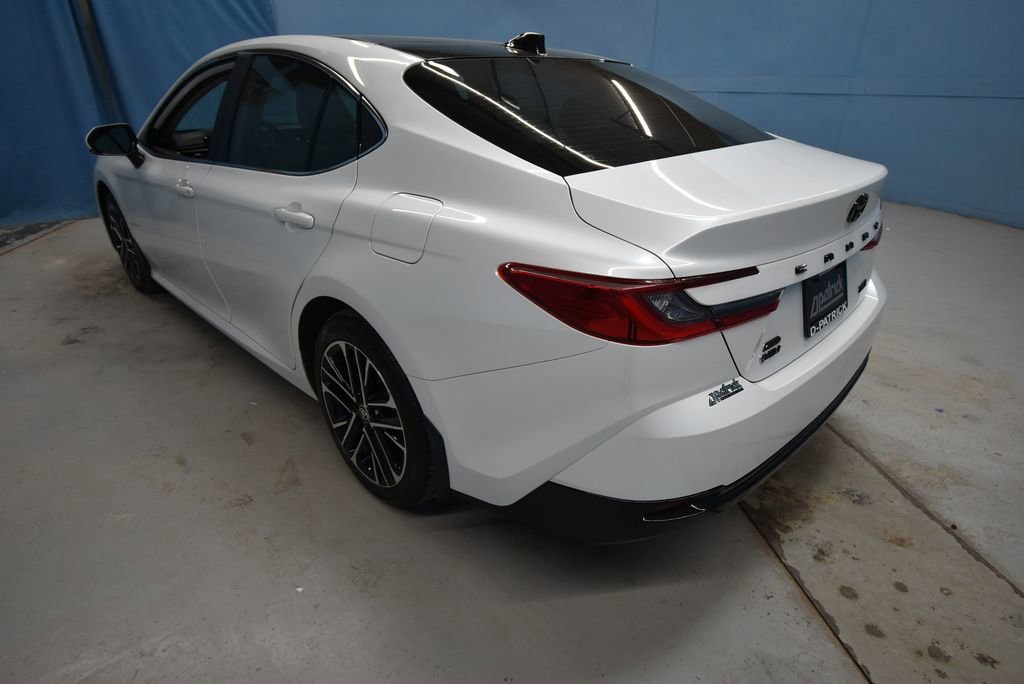 Used 2025 Toyota Camry XLE AWD/4WD image 32