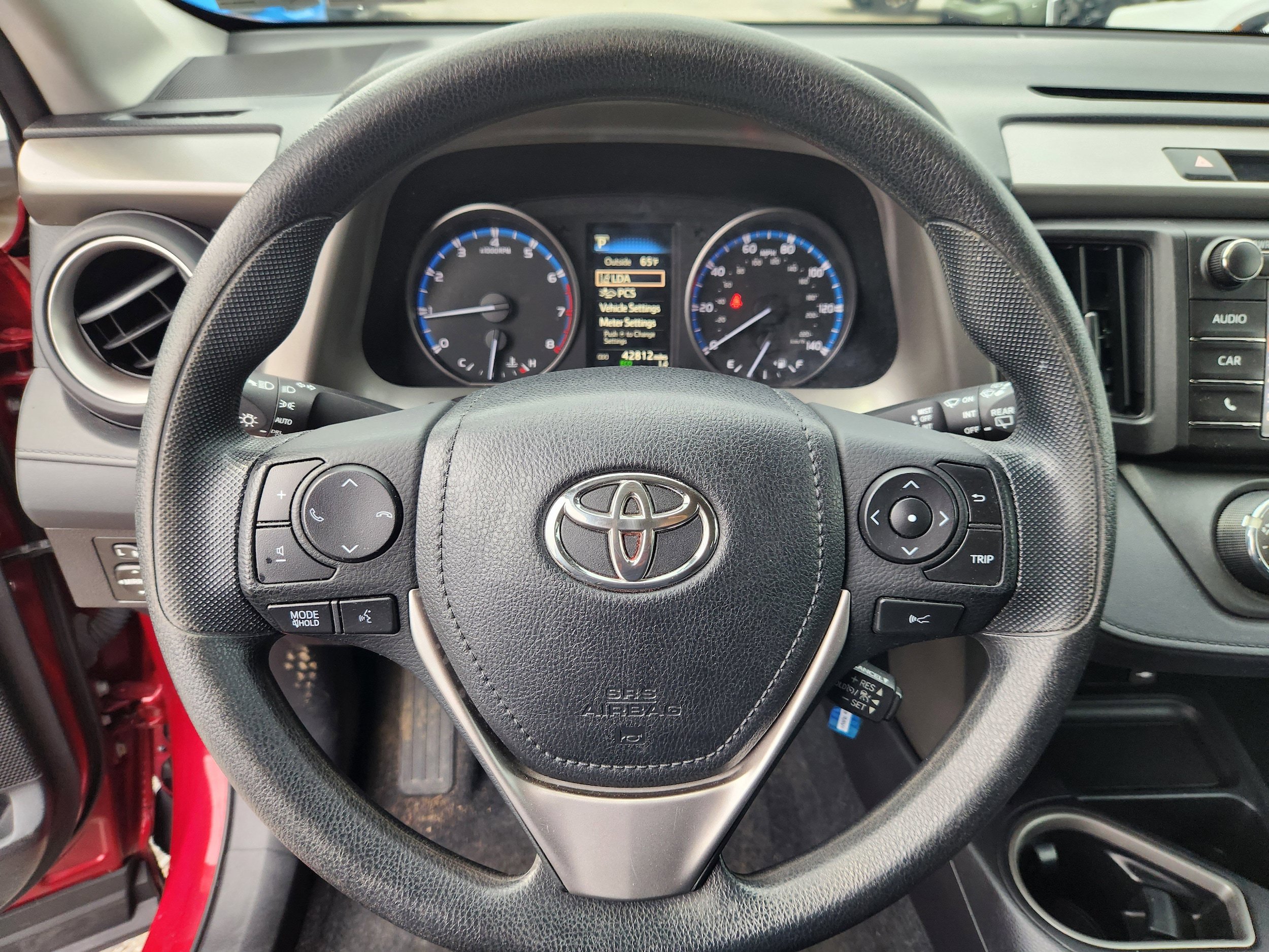 Used 2018 Toyota RAV4 LE w/ All Weather Liner Package AWD/4WD image 9