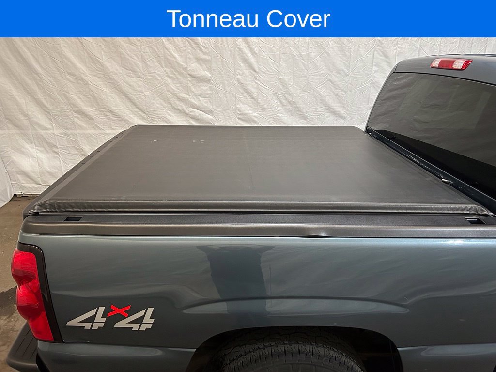 Used 2006 Chevrolet Silverado 1500 LS w/ Chrome Exterior Package AWD/4WD image 5