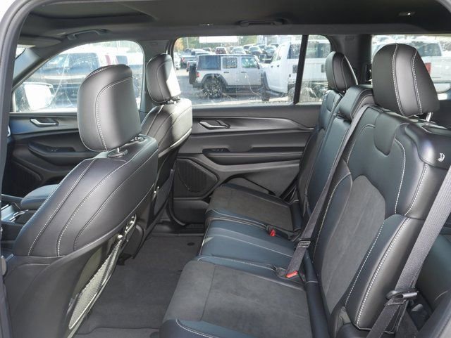 New 2025 Jeep Grand Cherokee L Altitude image 25