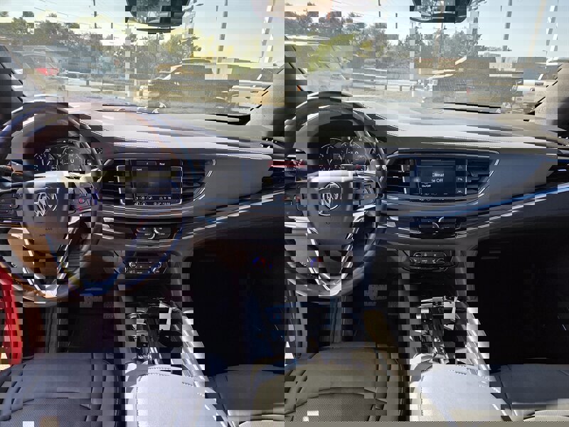 Used 2024 Buick Enclave Premium image 12