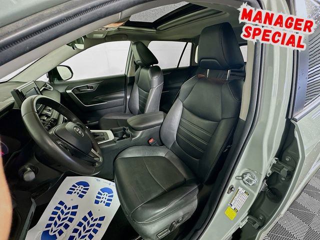 Used 2021 Toyota RAV4 XLE Premium image 23