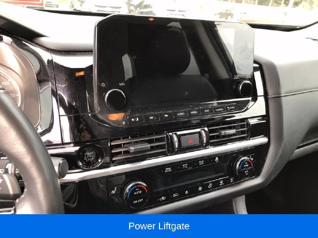 Used 2025 Nissan Pathfinder SL AWD/4WD image 5