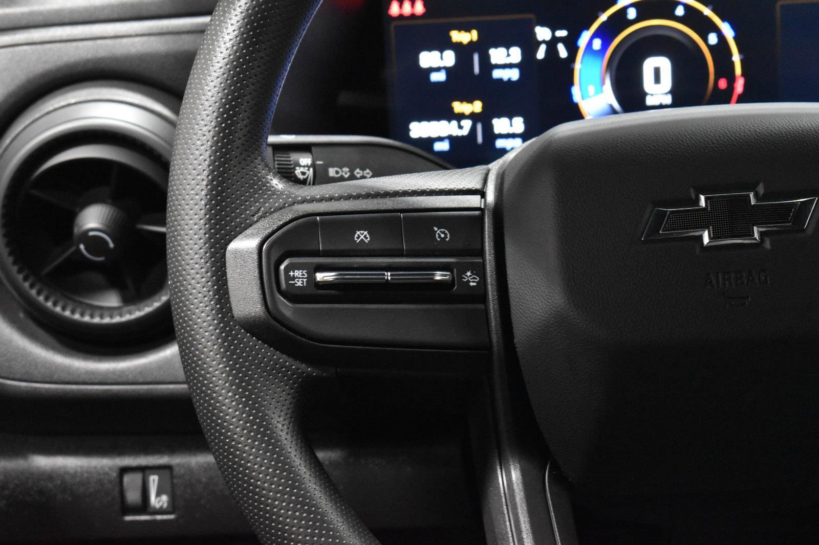 Used 2024 Chevrolet Colorado Trail Boss w/ Advanced Trailering Package image 9