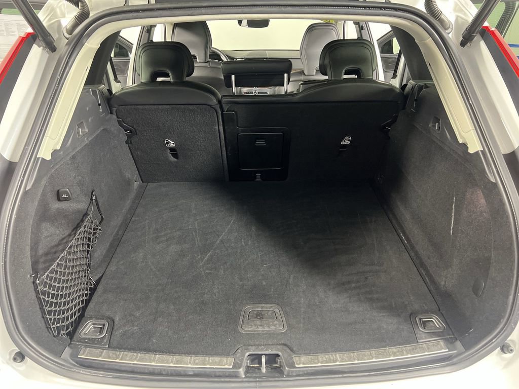 Used 2023 Volvo XC60 B6 Ultimate image 26
