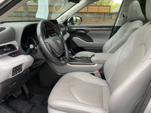 Used 2021 Toyota Highlander Platinum AWD/4WD image 13