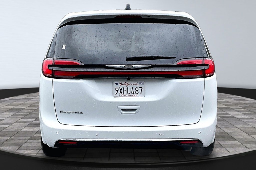 Used 2026 Chrysler Pacifica Select FWD image 24