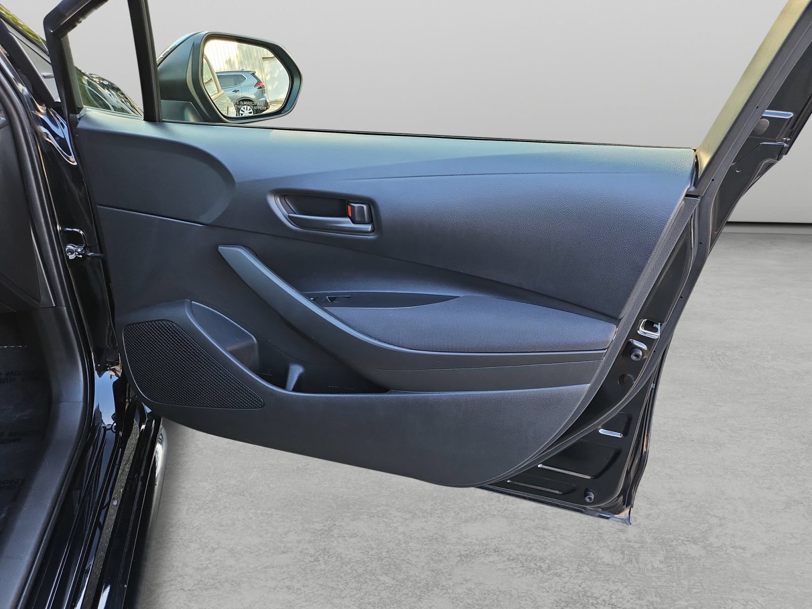 Used 2023 Toyota Corolla LE FWD image 34