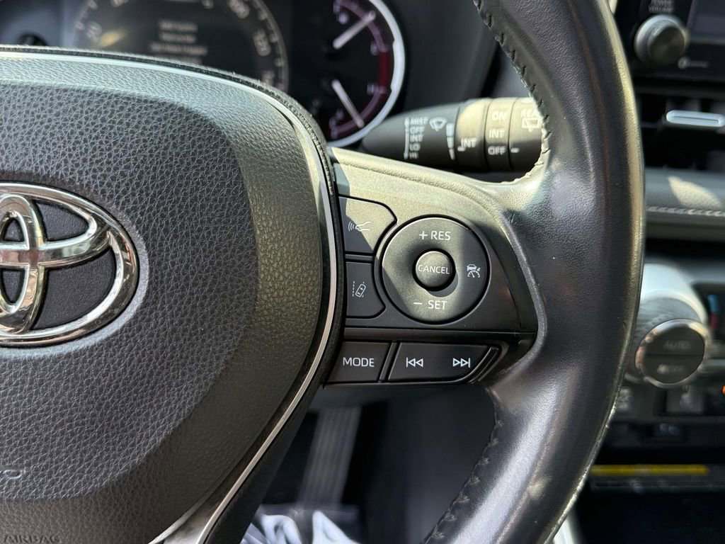Used 2019 Toyota RAV4 Limited w/ Advanced Technology Package AWD/4WD image 32