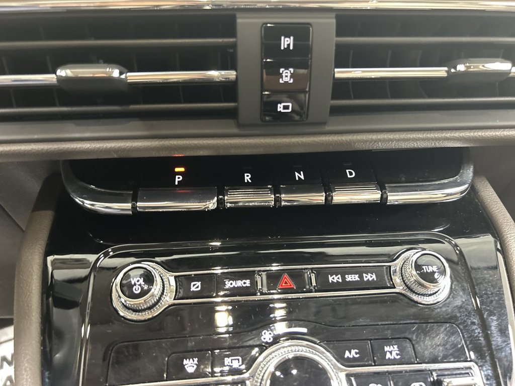 Used 2022 Lincoln Corsair AWD w/ Equipment Group 101A image 18