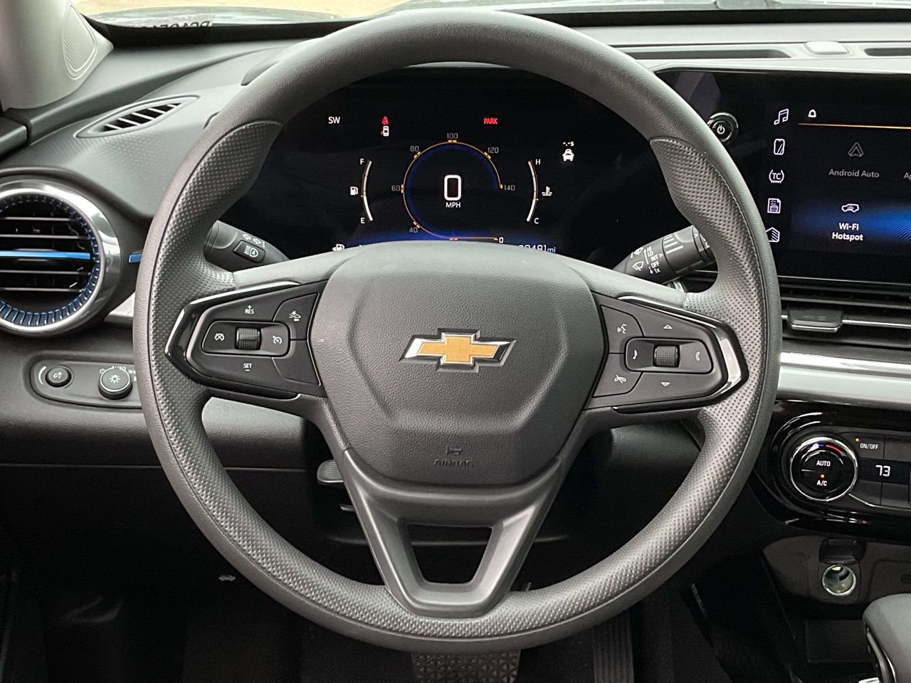 Used 2025 Chevrolet Trax LT image 21