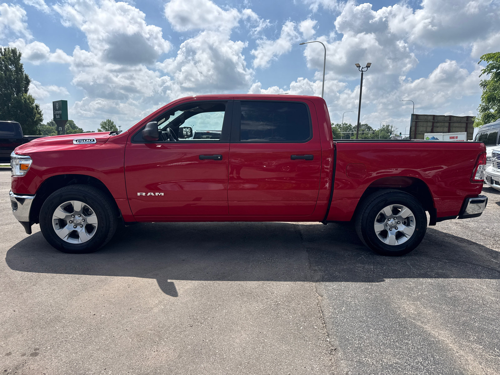 Used 2023 RAM 1500 Big Horn AWD/4WD image 3