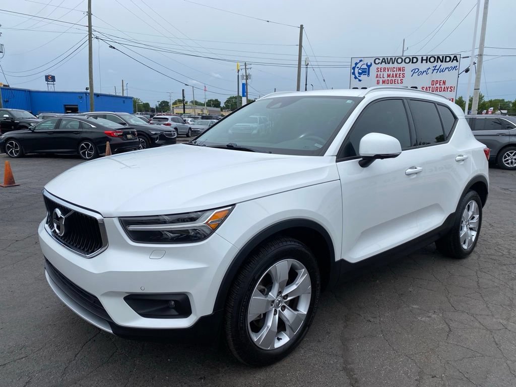 Used 2022 Volvo XC40 T5 Momentum AWD/4WD image 7