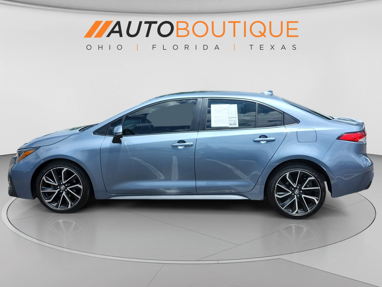 Used 2020 Toyota Corolla SE FWD image 2