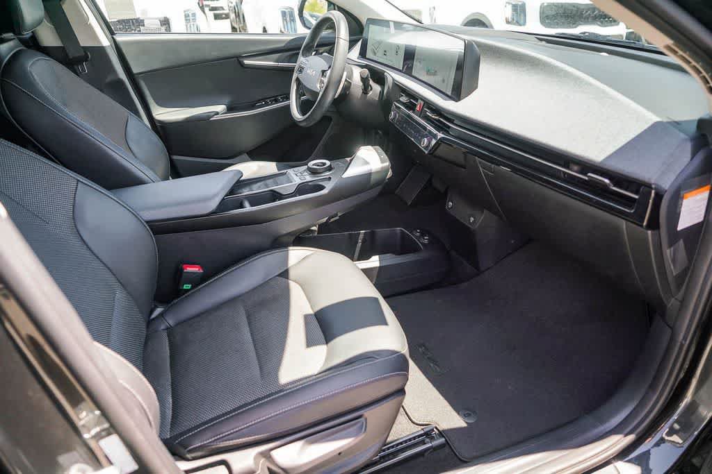 Certified 2023 Kia EV6 Light RWD image 15