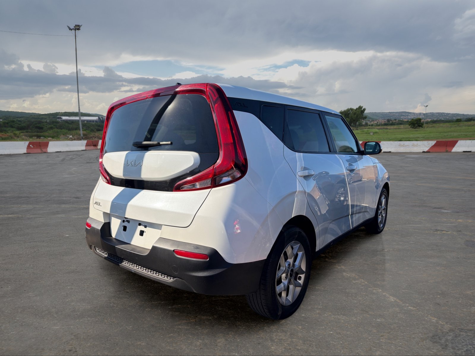 Used 2022 Kia Soul LX w/ Technology Package FWD image 3