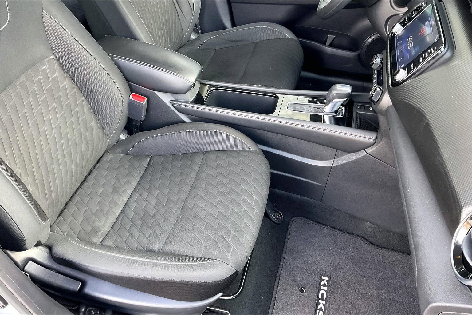 Used 2021 Nissan Kicks SV image 21