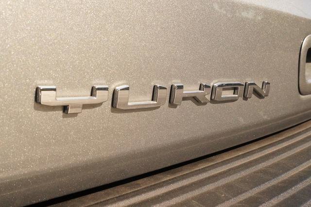 Used 2025 GMC Yukon AT4 Ultimate w/ LPO, Floor Liner Package AWD/4WD image 41