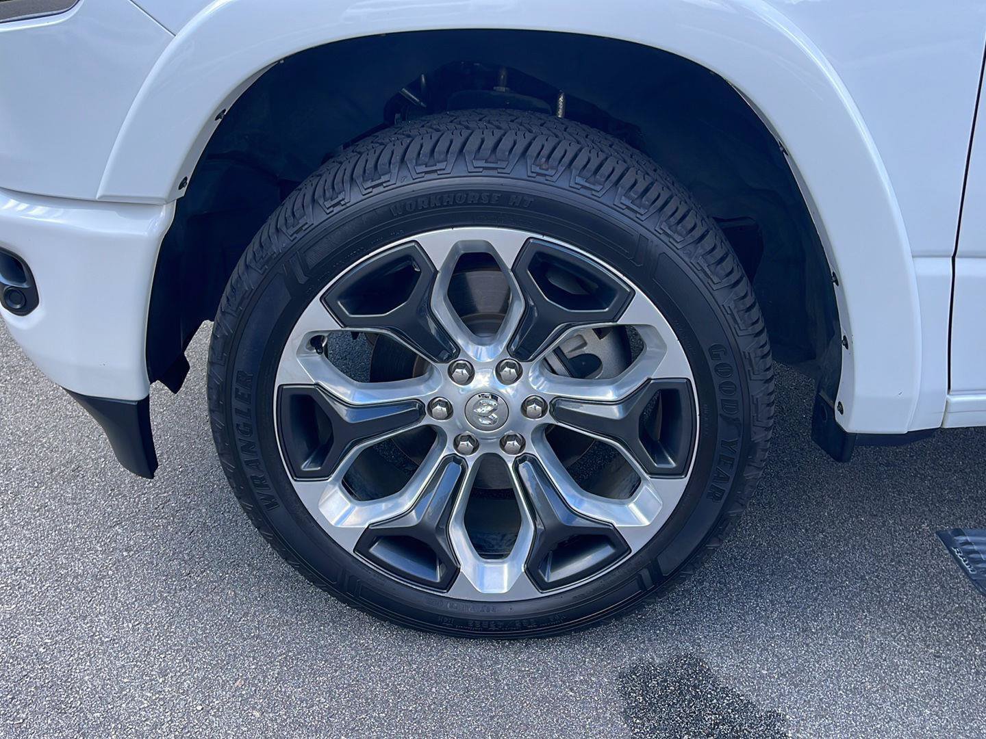 Used 2024 RAM 1500 Limited AWD/4WD image 16