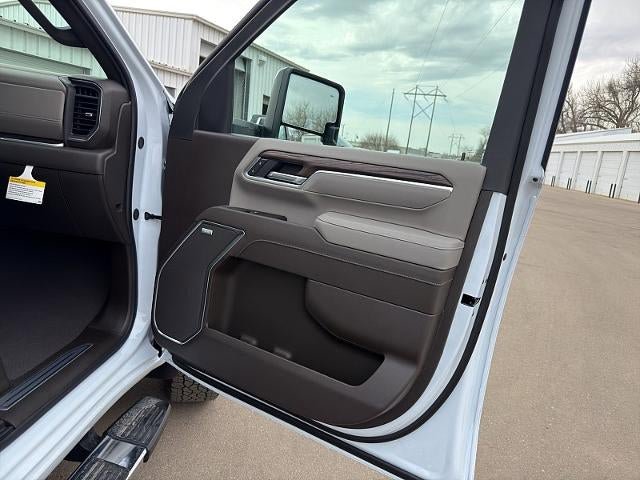 New 2026 GMC Sierra 2500 SLT w/ SLT Premium Package AWD/4WD image 16