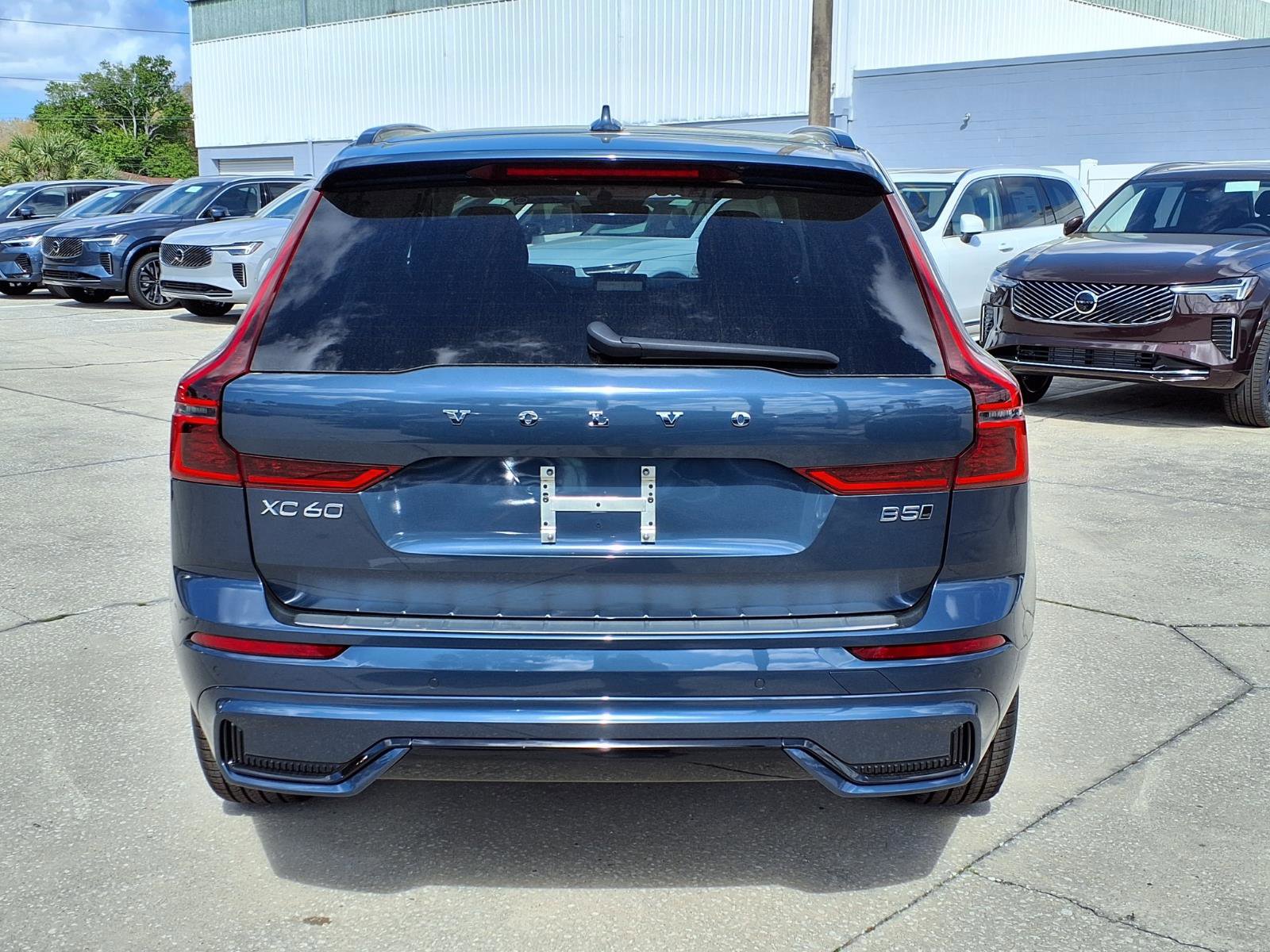 New 2026 Volvo XC60 B5 Core w/ Protection Package Premier AWD/4WD image 6