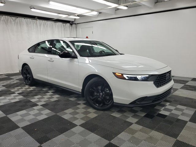 Certified 2025 Honda Accord SE image 1