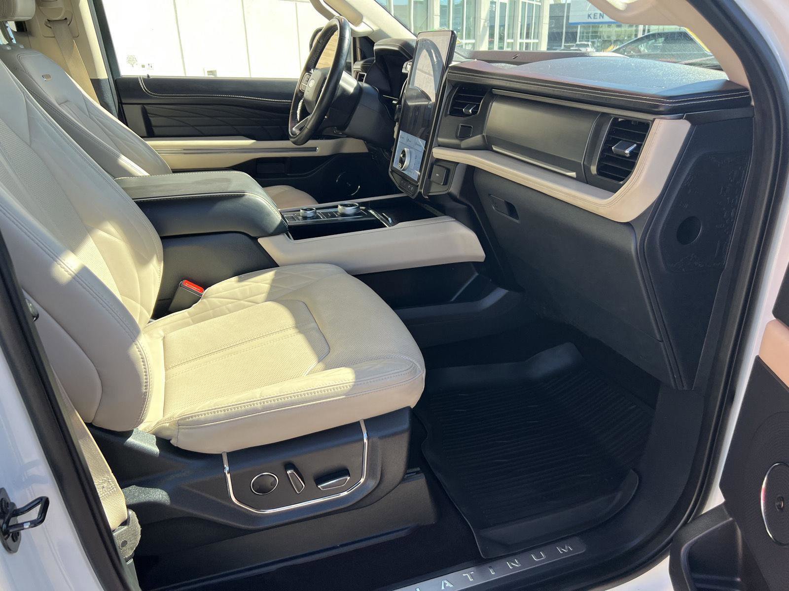 Used 2023 Ford Expedition Max Platinum image 14