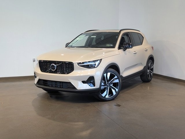 New 2026 Volvo XC40 B5 Ultra w/ Climate Package