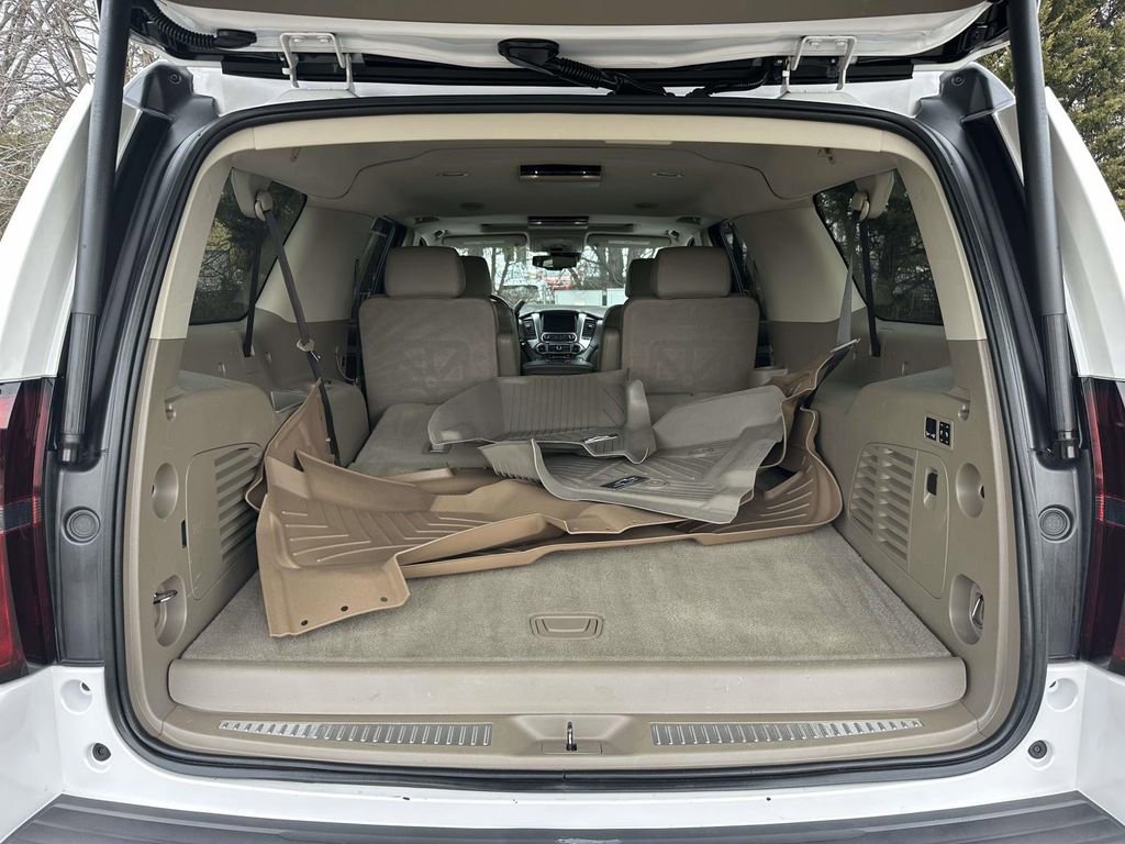 Used 2020 Chevrolet Suburban Premier w/ Premier 6.2L Value Package image 14