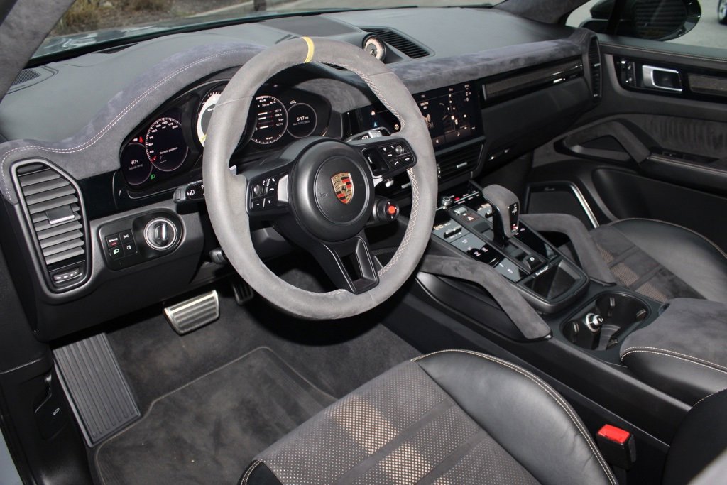 Certified 2023 Porsche Cayenne Turbo GT image 4