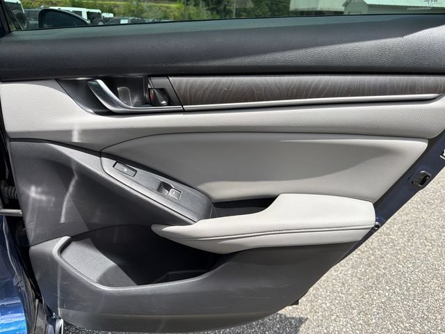 Used 2019 Honda Accord Touring image 16