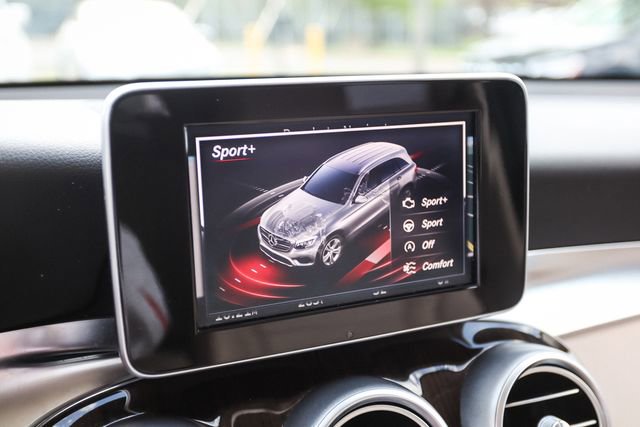 Used 2017 Mercedes-Benz GLC 300 4MATIC image 40
