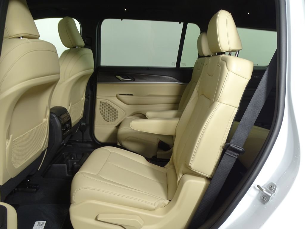New 2025 Jeep Grand Cherokee L Limited image 14