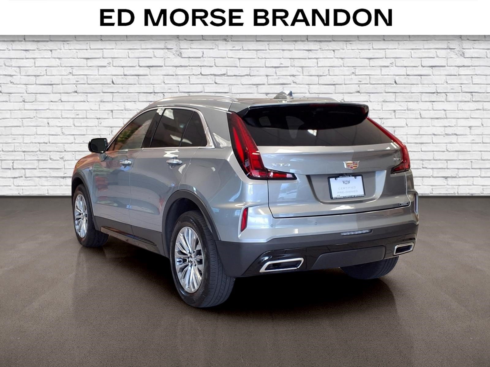 Certified 2024 Cadillac XT4 Premium Luxury w/ Technology Package FWD image 3