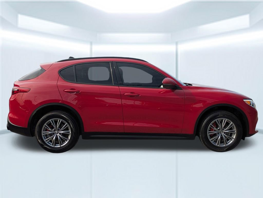 Used 2023 Alfa Romeo Stelvio Sprint AWD/4WD image 6
