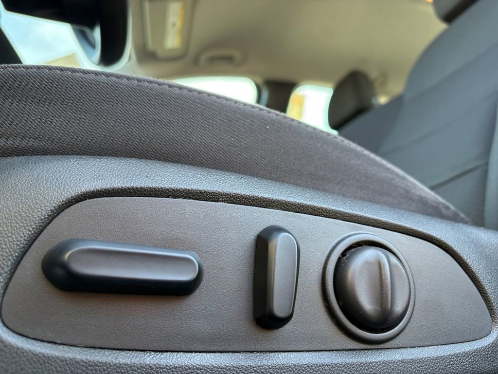 Used 2023 Chevrolet Malibu LT image 14