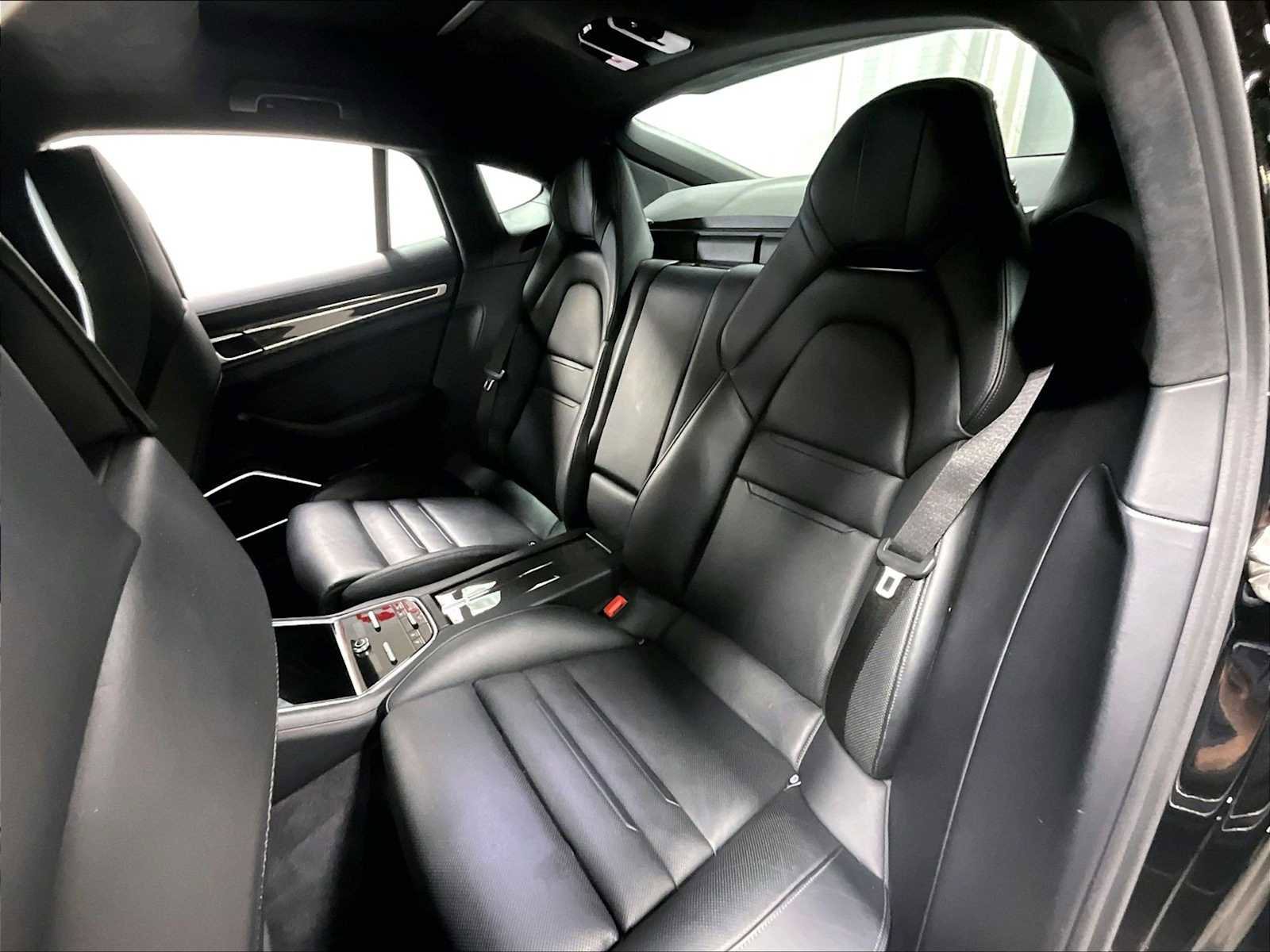 Used 2019 Porsche Panamera GTS image 29