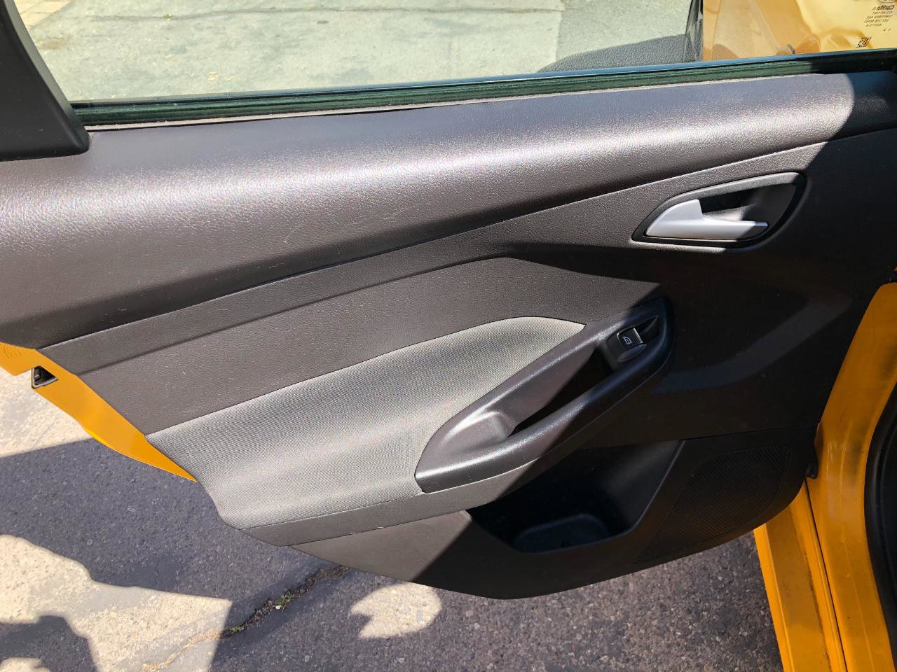 Used 2013 Ford Focus ST FWD image 27