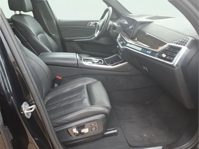 Used 2025 BMW X5 xDrive50e image 23