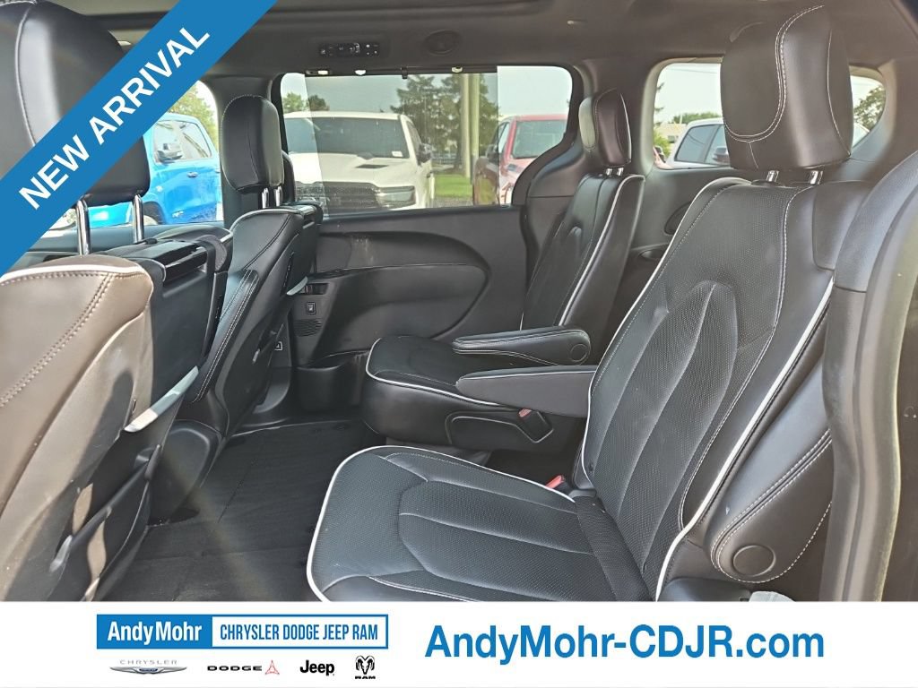 Used 2023 Chrysler Pacifica Limited w/ Uconnect Theater Family Group AWD/4WD image 9
