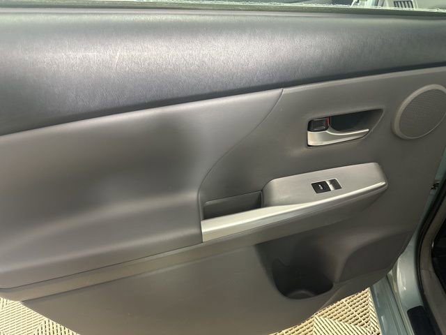 Used 2014 Toyota Prius V Five image 11