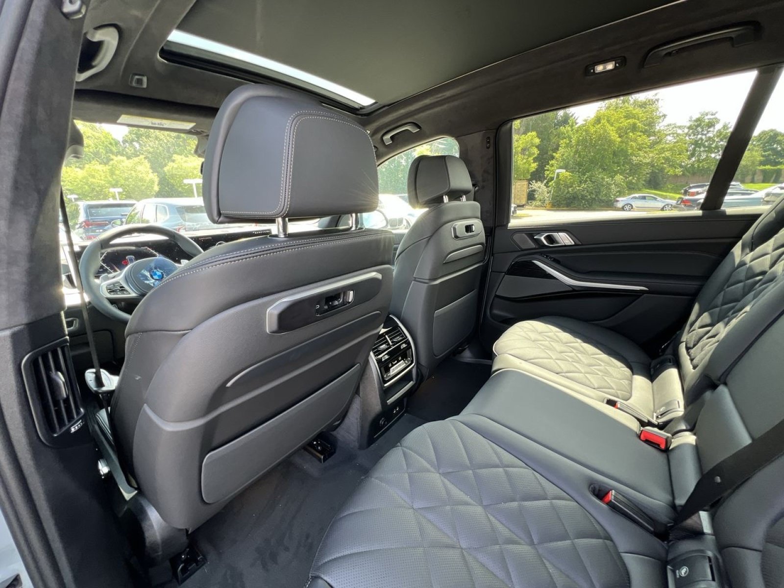 New 2027 BMW X7 xDrive40i w/ M Sport Package AWD/4WD image 23