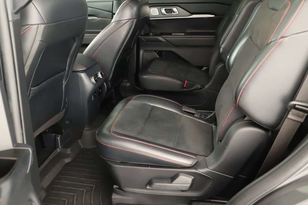 Used 2025 Ford Explorer ST AWD/4WD image 28
