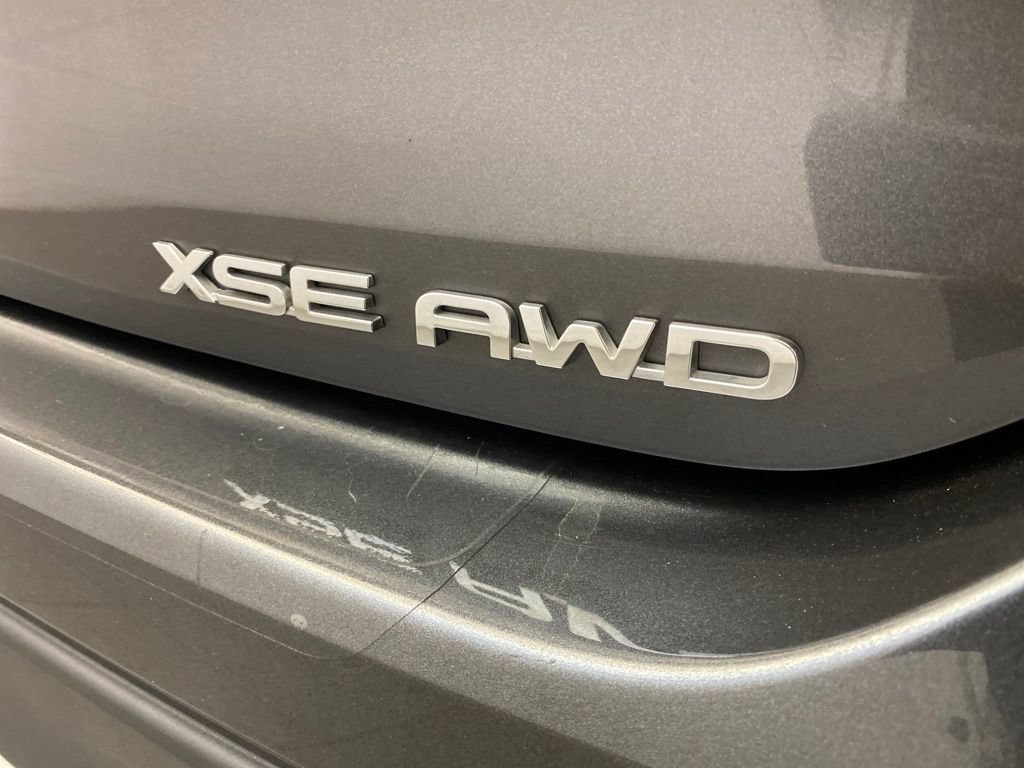 Used 2021 Toyota Highlander XSE AWD/4WD image 11