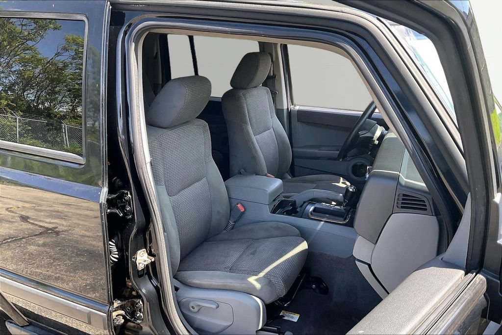 Used 2006 Jeep Commander 4WD image 31