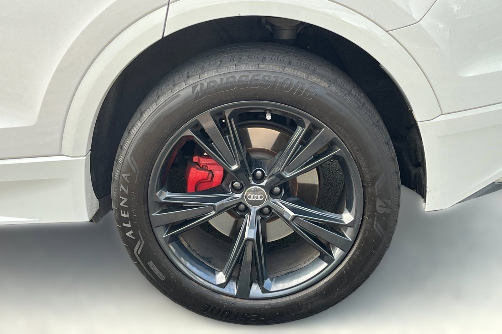 Used 2019 Audi Q8 Premium w/ Convenience Package image 6