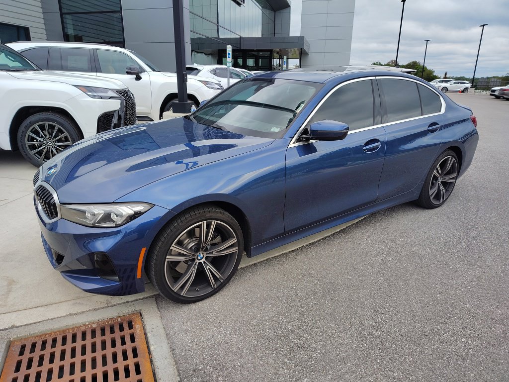 Used 2024 BMW 330i Sedan w/ Convenience Package RWD image 2